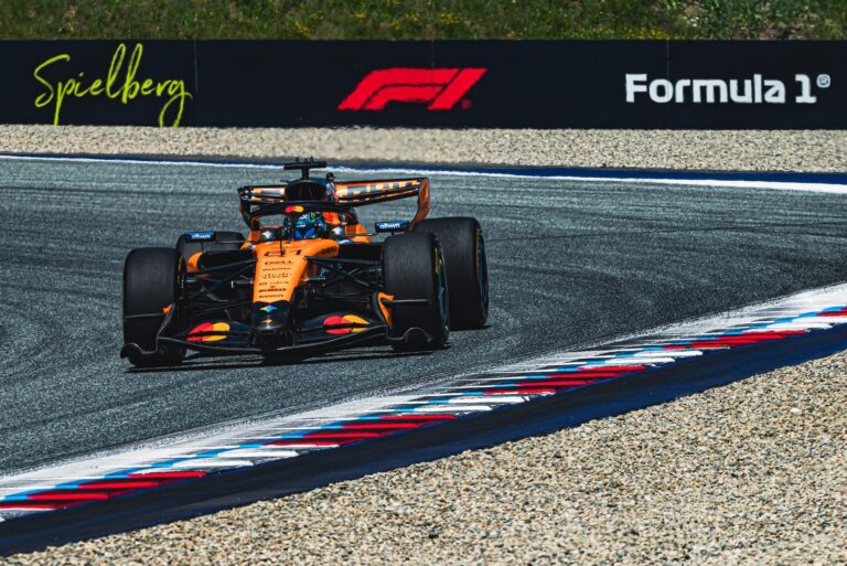 Piastri, Horner e chuva agitam Silverstone