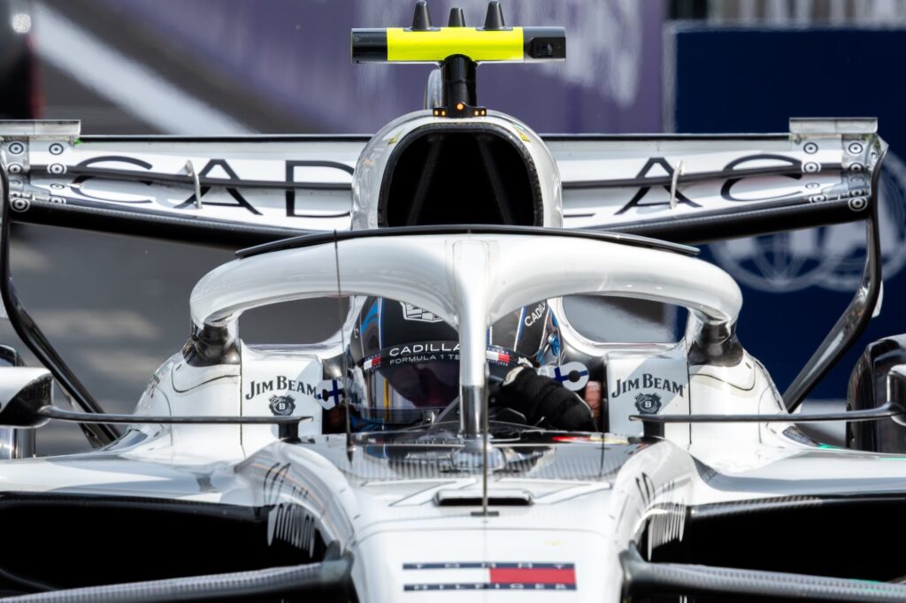 Cadillac muda comando e Ferrari acirra disputa