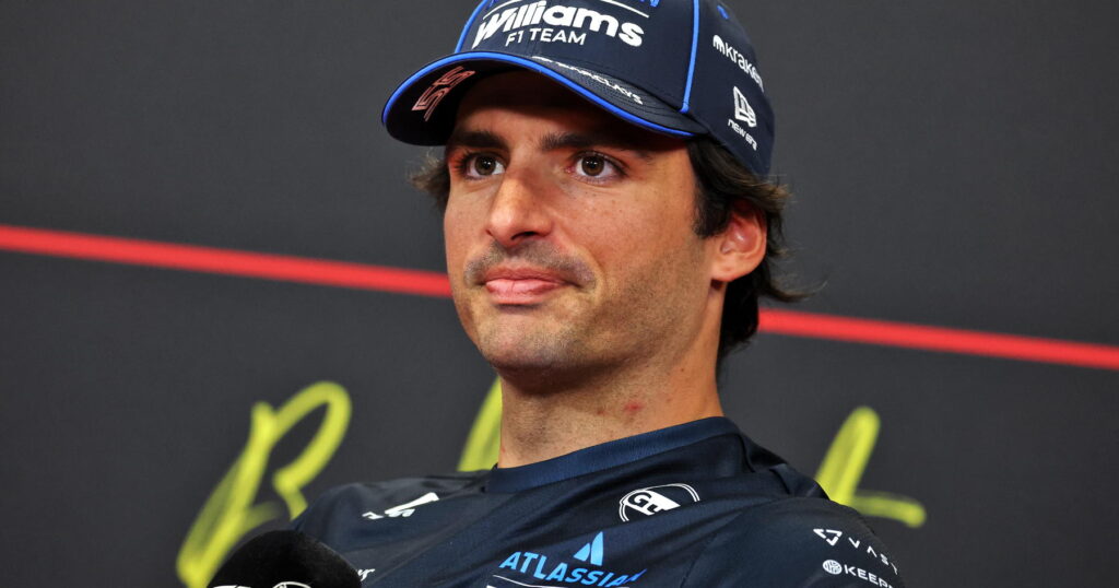 Carlos Sainz concedes to 'delayed' timeline as major decision looms