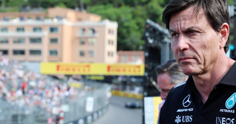 Mercedes to face 'tough' and 'worrying' end to the season