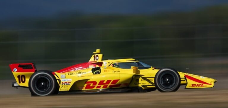 Palou supera Rosenqvist após rodada de pit stops e vence em Portland
