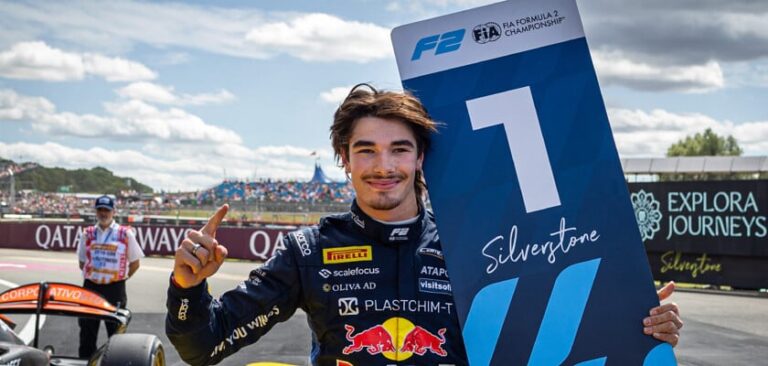 Tsolov completa teste com carro da Racing Bulls no circuito de Ímola
