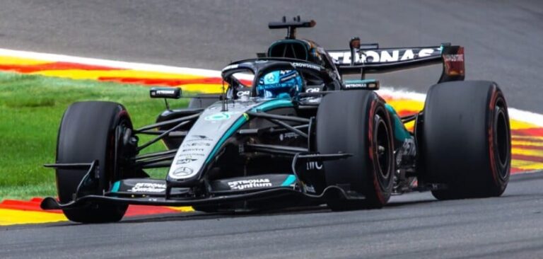 Russell mira reação e Sepang promete fim de semana caótico
