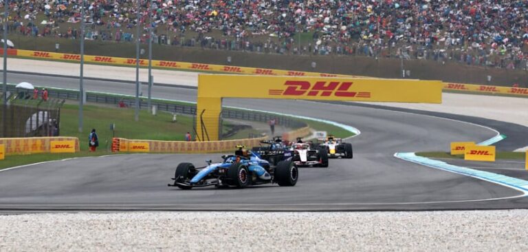 F1: Sainz lamenta toque com Bortoleto "que arruinou corrida" em Sepang: "Foi otimista"