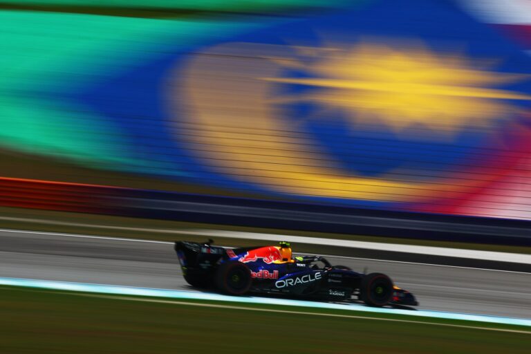 Hadjar lamenta penalidade, mas busca recuperação no GP do Bahrein