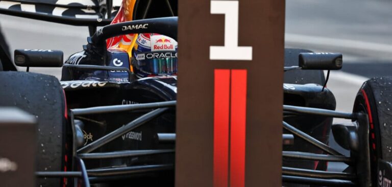 Verstappen iguala marca de Schumacher com vitória no GP do Bahrein na Malásia