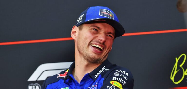 Verstappen reage com ironia ao caos de software na Malásia