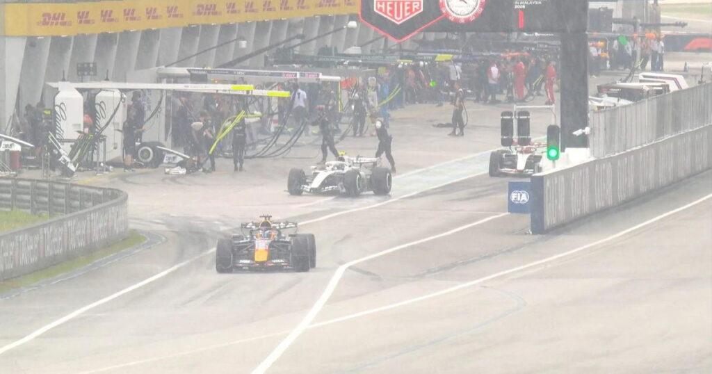 Late downpour causes chaos ahead of Bahrain GP in Malaysia